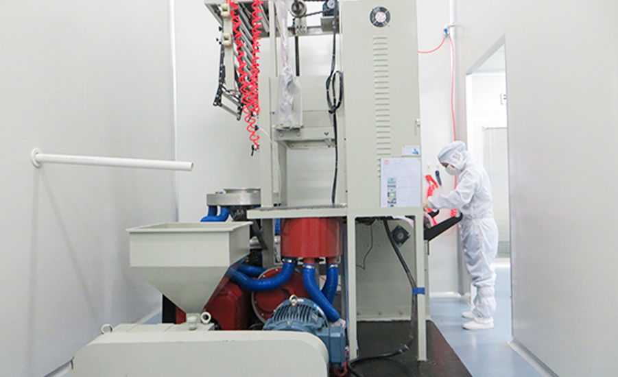 無塵化的打樣吹膜車間 無塵化的打樣吹膜車間